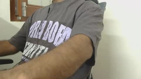 Snapshot of lovehairyindian chatting on March 1, 2026, 5:20 am Indian hairy online show from March 1, 2026, 5:20 am