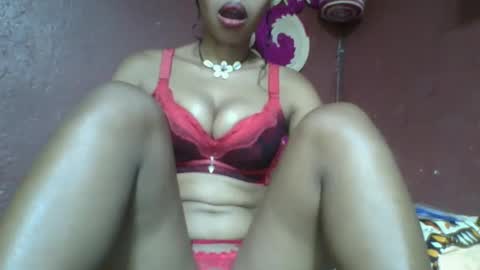 Snapshot of loveinlife750427 chatting on February 1, 2025, 5:28 am loveinlife750427 online show from February 1, 2025, 5:28 am