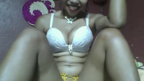 Snapshot of loveinlife750427 chatting on February 5, 2025, 8:21 am loveinlife750427 online show from February 5, 2025, 8:21 am