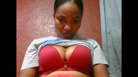 Snapshot of loveinlife750427 chatting on September 11, 2025, 5:18 am loveinlife750427 online show from September 11, 2025, 5:18 am