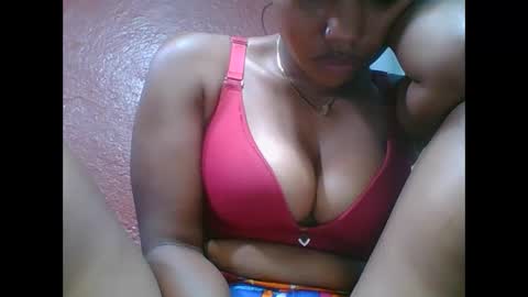 loveinlife750427 online show from October 9, 2025, 8:12 am