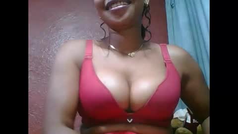 loveinlife750427 online show from October 18, 2025, 5:32 am