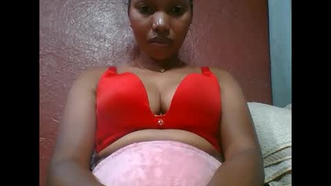 Snapshot of loveinlife750427 chatting on November 13, 2025, 6:34 am loveinlife750427 online show from November 13, 2025, 6:34 am