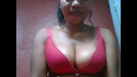 Snapshot of loveinlife750427 chatting on November 21, 2025, 6:34 am loveinlife750427 online show from November 21, 2025, 6:34 am