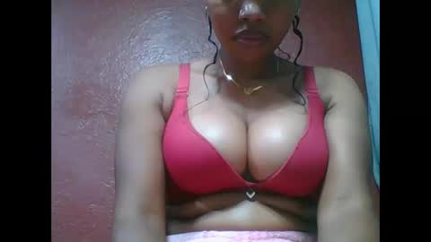 Snapshot of loveinlife750427 chatting on November 27, 2025, 5:42 am loveinlife750427 online show from November 27, 2025, 5:42 am