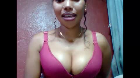 Snapshot of loveinlife750427 chatting on December 3, 2025, 8:12 am loveinlife750427 online show from December 3, 2025, 8:12 am