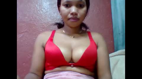 Snapshot of loveinlife750427 chatting on December 15, 2025, 8:51 am loveinlife750427 online show from December 15, 2025, 8:51 am