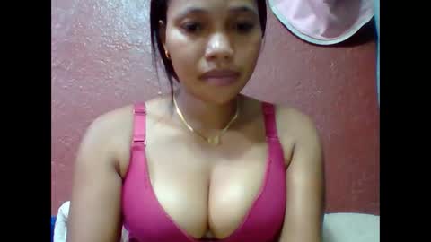 Snapshot of loveinlife750427 chatting on December 21, 2025, 7:21 pm loveinlife750427 online show from December 21, 2025, 7:21 pm