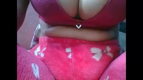 Snapshot of loveinlife750427 chatting on January 15, 2026, 5:12 am loveinlife750427 online show from January 15, 2026, 5:12 am