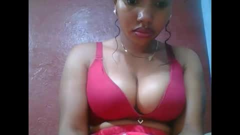 Snapshot of loveinlife750427 chatting on January 19, 2026, 5:11 am loveinlife750427 online show from January 19, 2026, 5:11 am