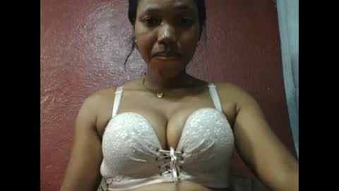 Snapshot of loveinlife750427 chatting on February 12, 2026, 5:13 am loveinlife750427 online show from February 12, 2026, 5:13 am