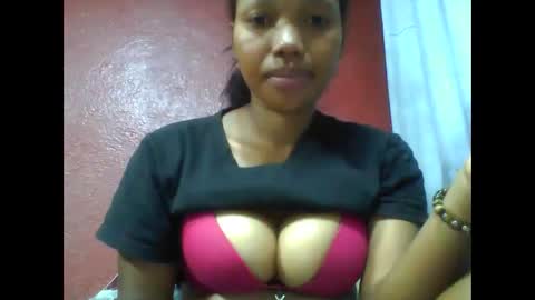 Snapshot of loveinlife750427 chatting on February 15, 2026, 4:42 am loveinlife750427 online show from February 15, 2026, 4:42 am