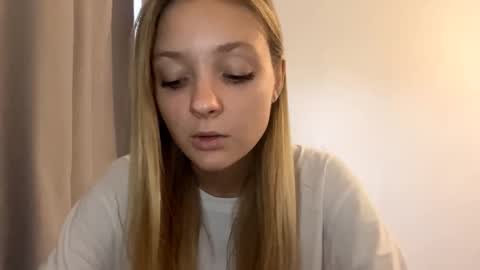 Snapshot of lovelladeboer chatting on October 9, 2025, 6:11 am Ella online show from October 9, 2025, 6:11 am