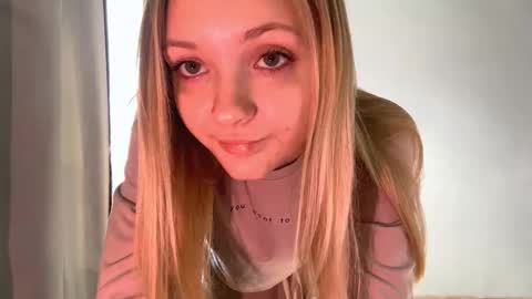 Snapshot of lovelladeboer chatting on October 16, 2025, 6:03 am Ella online show from October 16, 2025, 6:03 am