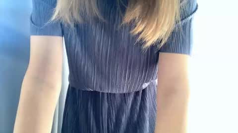 Snapshot of lovelladeboer chatting on October 22, 2025, 6:02 am Ella online show from October 22, 2025, 6:02 am