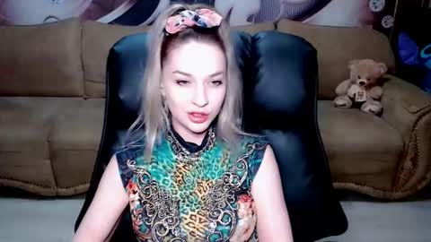 private open online show from December 8, 2024, 5:33 pm