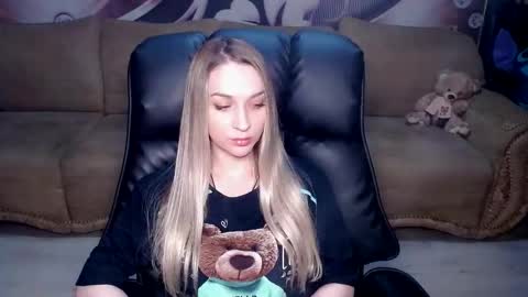 private open online show from September 9, 2025, 3:55 pm