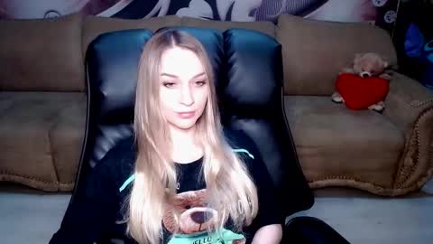 private open online show from September 13, 2025, 1:44 pm