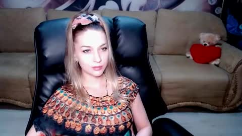 Snapshot of lovellymalina chatting on April 8, 2026, 2:50 pm private open online show from April 8, 2026, 2:50 pm