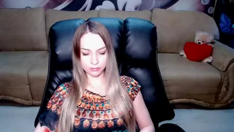 Snapshot of lovellymalina chatting on April 17, 2026, 2:09 pm private open online show from April 17, 2026, 2:09 pm