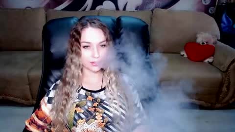 Snapshot of lovellymalina chatting on April 23, 2026, 1:46 pm private open online show from April 23, 2026, 1:46 pm