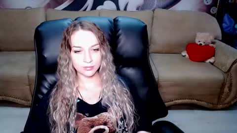 Snapshot of lovellymalina chatting on April 30, 2026, 2:12 pm private open online show from April 30, 2026, 2:12 pm