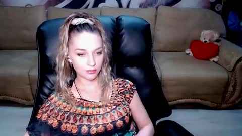 Snapshot of lovellymalina chatting on May 7, 2026, 3:28 pm private open online show from May 7, 2026, 3:28 pm