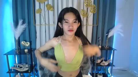 Snapshot of lovely_bellax chatting on April 12, 2026, 10:15 pm BELLA online show from April 12, 2026, 10:15 pm