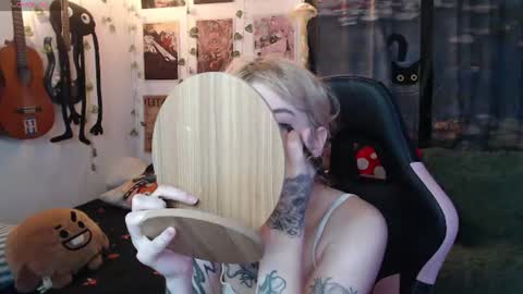 Cassie online show from June 19, 2026, 12:15 am
