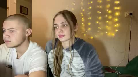 lovely_couple00 online show from March 18, 2026, 7:06 pm