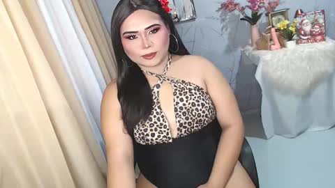 Lovely Dale online show from December 22, 2025, 2:41 am