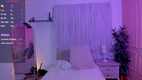 Snapshot of lovely_emma18 chatting on June 27, 2026, 1:50 pm Emma online show from June 27, 2026, 1:50 pm