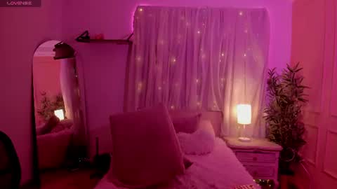 Snapshot of lovely_emma18 chatting on July 7, 2026, 1:15 pm Emma online show from July 7, 2026, 1:15 pm