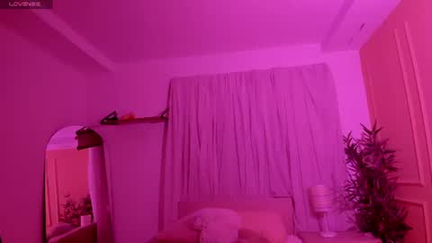 Snapshot of lovely_emma18 chatting on July 14, 2026, 1:06 pm Emma online show from July 14, 2026, 1:06 pm