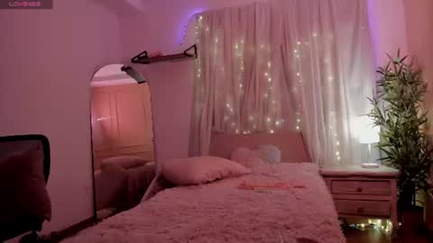 Snapshot of lovely_emma18 chatting on July 17, 2026, 1:51 pm Emma online show from July 17, 2026, 1:51 pm