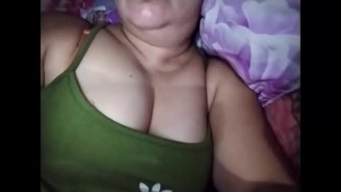 lovely_orchid online show from October 8, 2025, 9:51 am