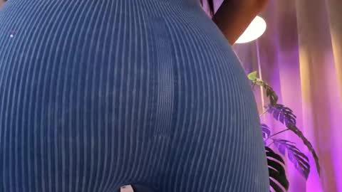    online show from October 14, 2025, 10:16 am