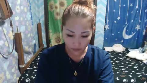 Snapshot of lovely_singlemom chatting on November 9, 2025, 1:09 pm ask me dear online show from November 9, 2025, 1:09 pm