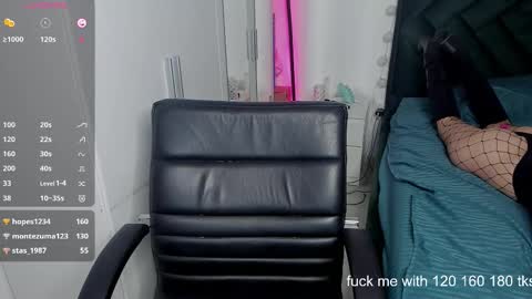 Snapshot of lovelyaria_ chatting on October 4, 2025, 7:56 pm Aria3 online show from October 4, 2025, 7:56 pm