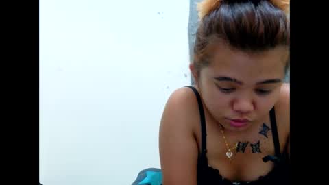 Snapshot of lovelyasian_babe chatting on April 12, 2026, 5:34 am lovelyasian_babe online show from April 12, 2026, 5:34 am