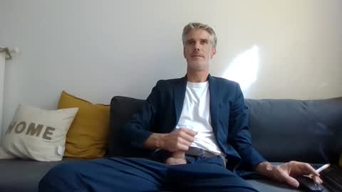 Max online show from September 15, 2025, 2:06 pm