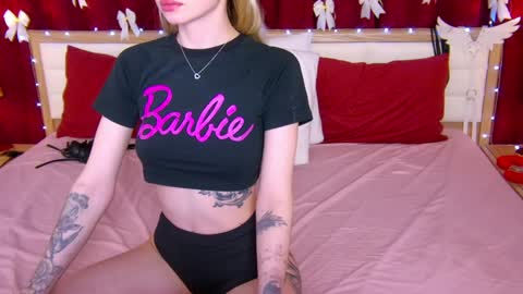 Snapshot of lovelycaroline_ chatting on January 31, 2025, 7:39 am Caroline online show from January 31, 2025, 7:39 am