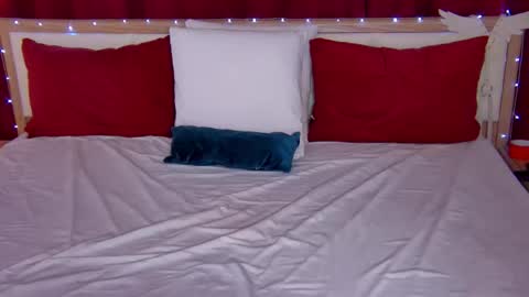 Snapshot of lovelycaroline_ chatting on September 28, 2025, 1:33 am Caroline online show from September 28, 2025, 1:33 am