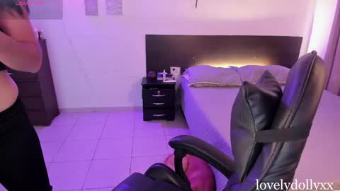 lovely   online show from May 14, 2026, 12:45 pm