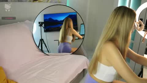 lovelygracee online show from June 12, 2026, 3:22 pm