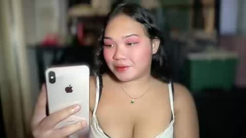 Snapshot of lovelyhot_christinexx chatting on December 17, 2025, 11:38 am Christine online show from December 17, 2025, 11:38 am