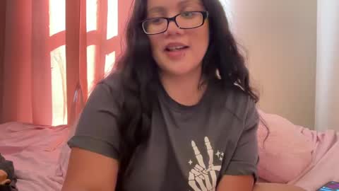 Snapshot of lovelykatiebabe chatting on September 17, 2025, 1:35 pm lovelykatiebabe online show from September 17, 2025, 1:35 pm