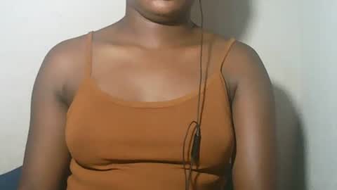 lovelylarra online show from February 27, 2026, 9:37 pm