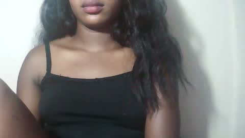 Snapshot of lovelylarra chatting on March 29, 2026, 8:47 am lovelylarra online show from March 29, 2026, 8:47 am