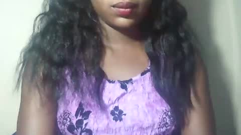 Snapshot of lovelylarra chatting on April 1, 2026, 6:38 pm lovelylarra online show from April 1, 2026, 6:38 pm